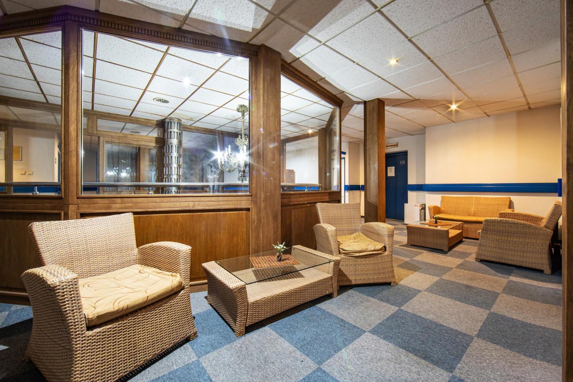 Stakcin Hotel Armales מראה חיצוני תמונה